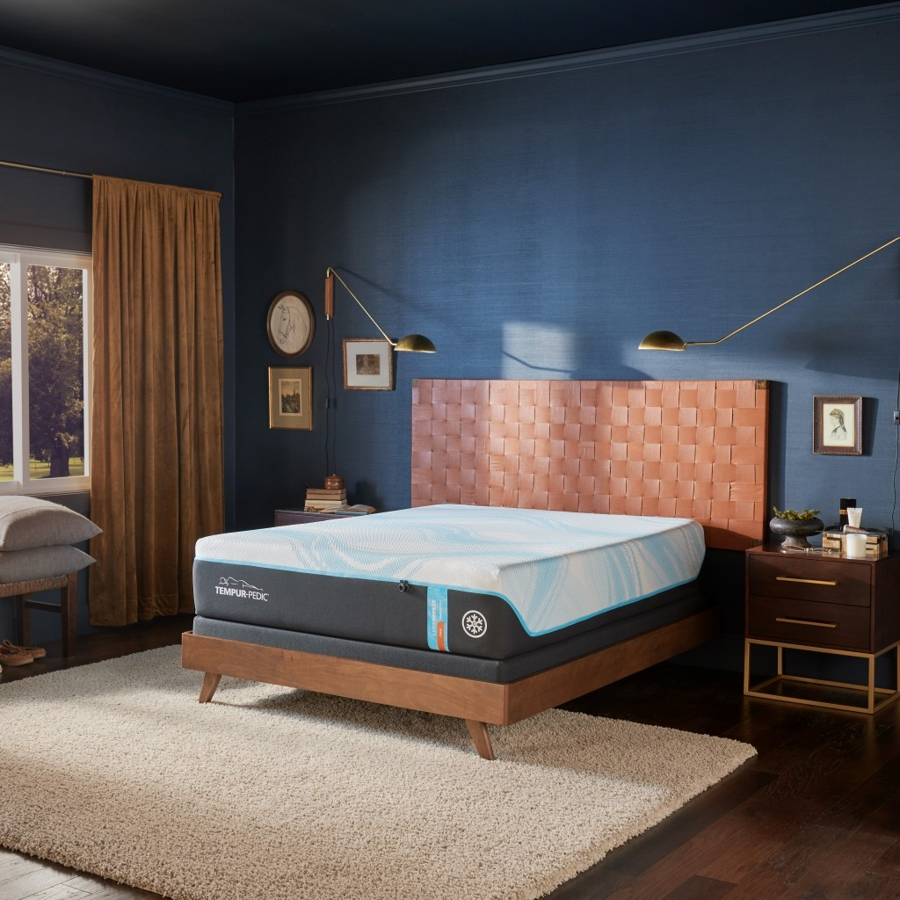 Tempur-Pedic® TEMPUR-LuxeBreeze® Firm